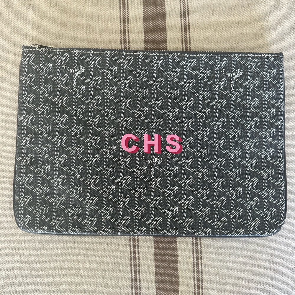 NEW Authentic grey Goyard Senat MM Pouch with initials “CHS” in pink